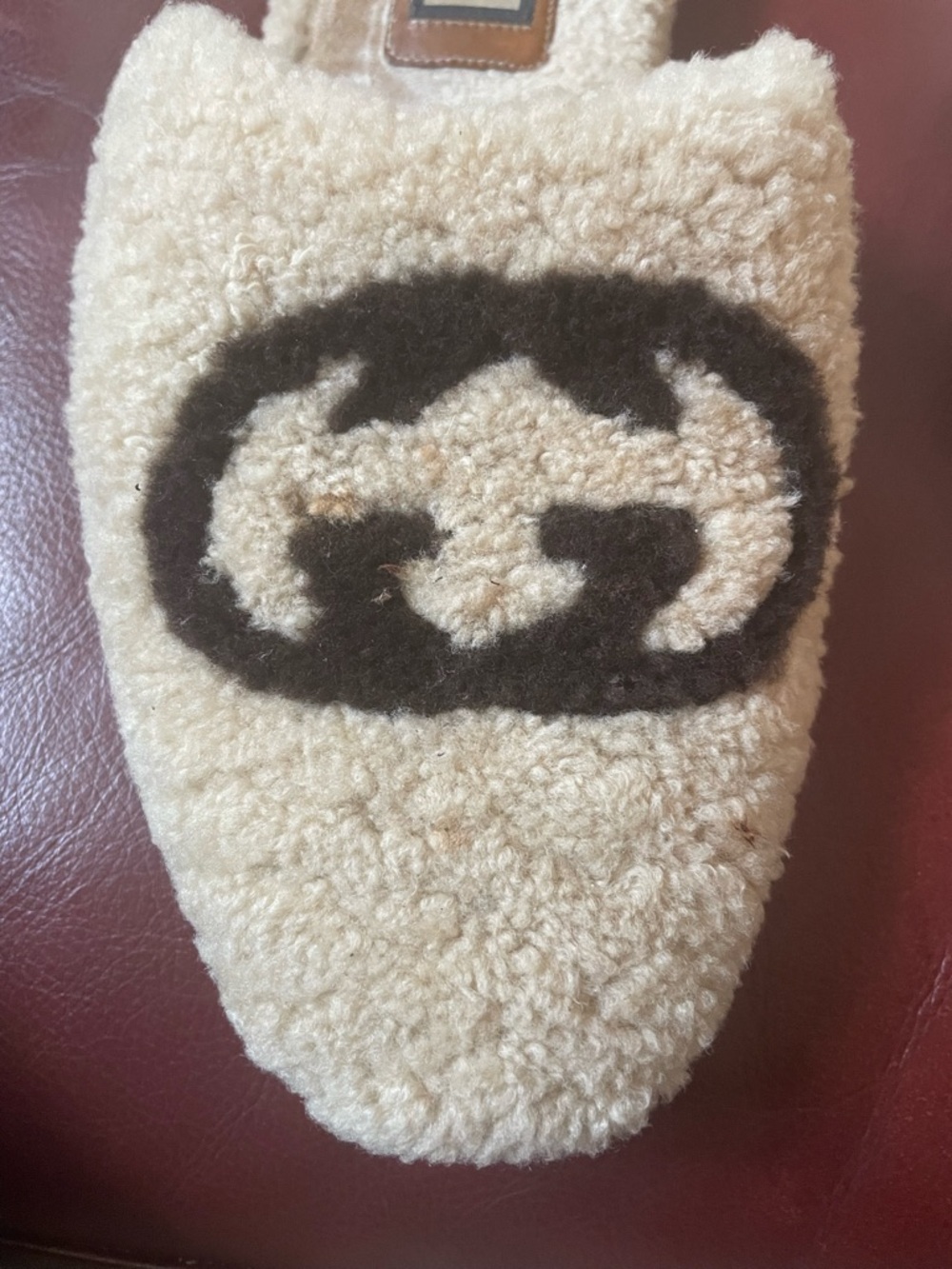 Gucci Beige Shearling Logo Slide Shearling Slippers, Size 38 - Picture 4 of 11